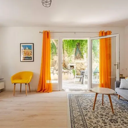 Maison De
